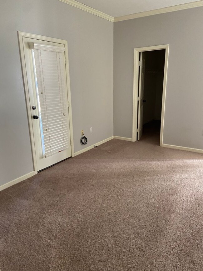 Building Photo - A must have in Canton, MS!!