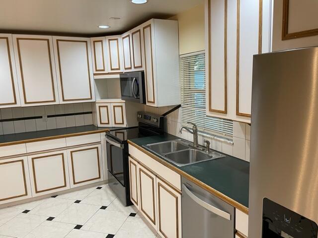 Building Photo - 13752 Yarmouth Dr