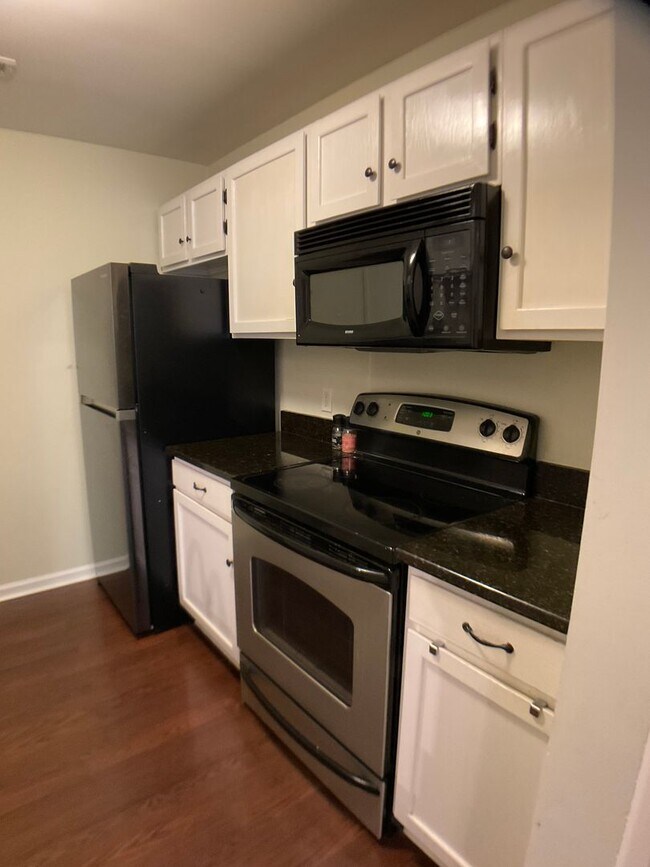 Building Photo - Spacious Condo in Brandon Ridge!