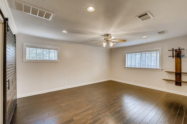 Building Photo - 7203 Fred Morse Dr
