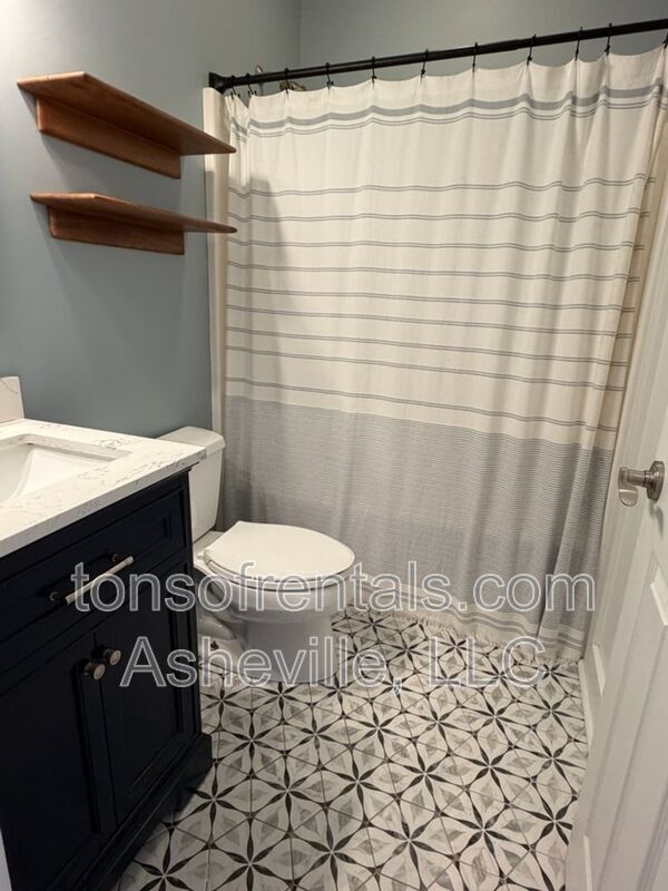 Building Photo - 18 Spelter St