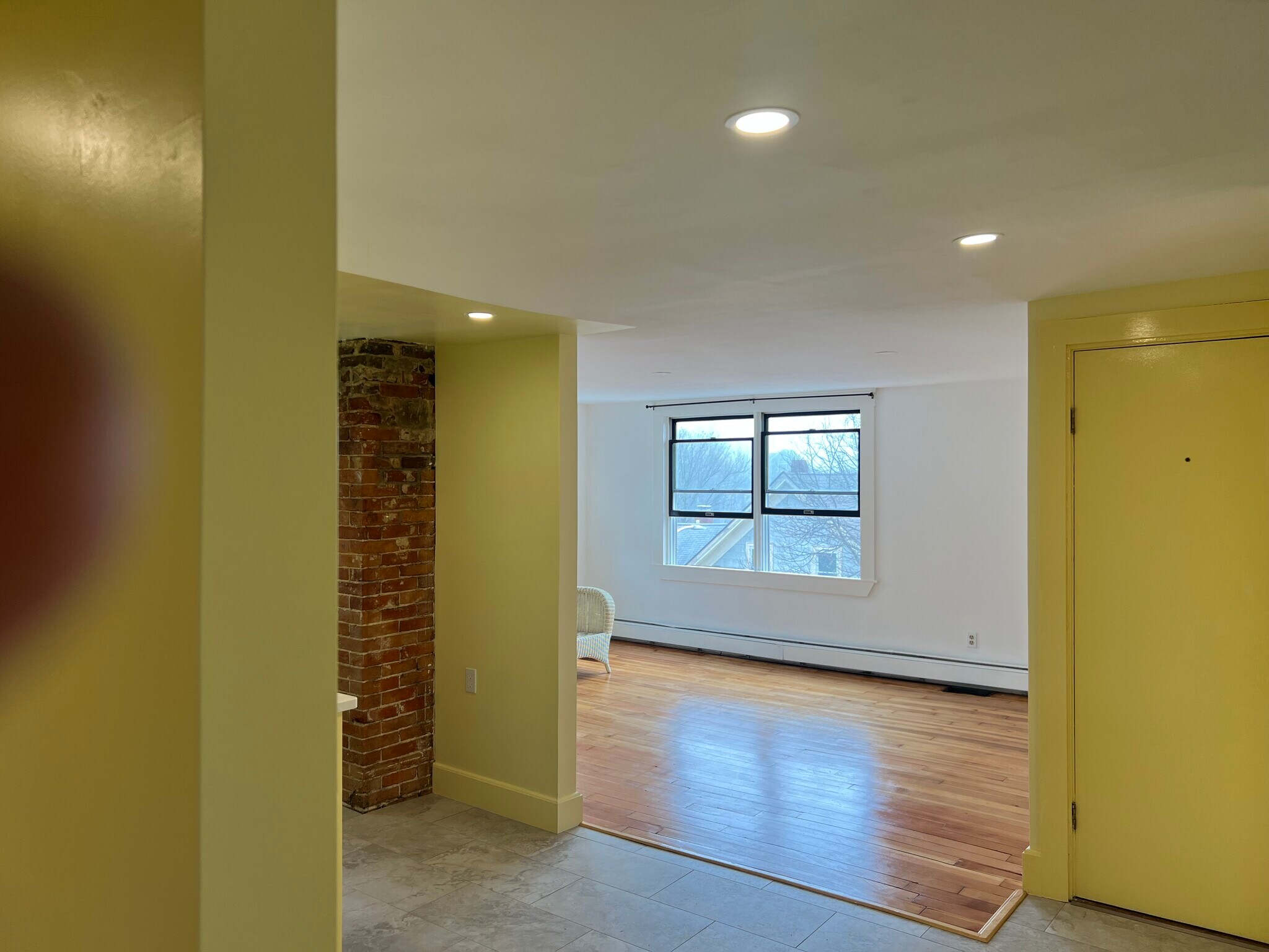 Building Photo - 31 Pleasant St