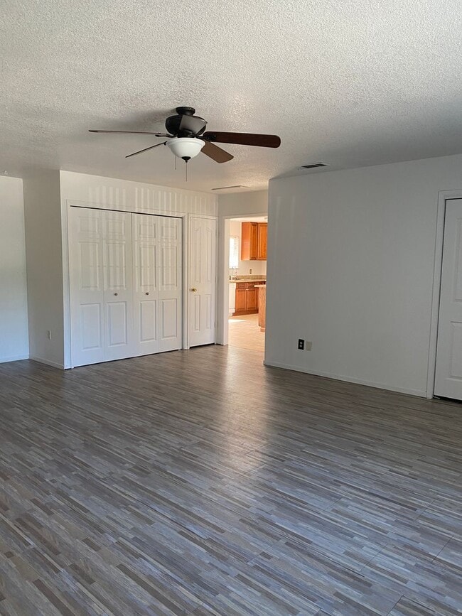 Building Photo - 1460 Linden Way