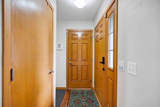 Building Photo - 3670 Sabertooth Trail