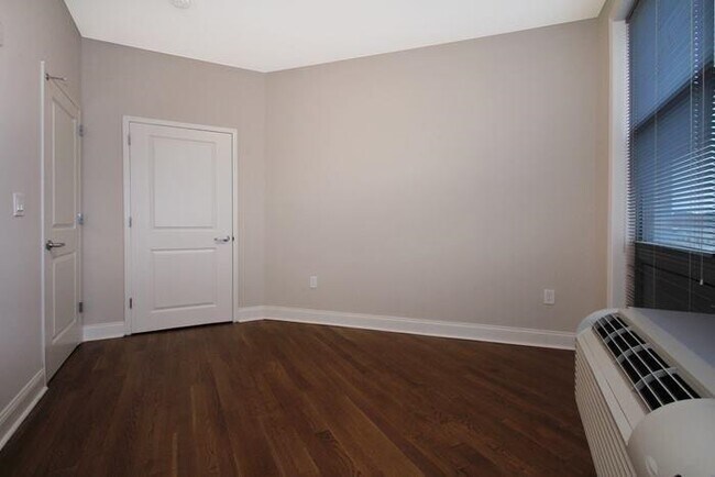 Building Photo - 100 Marshall St