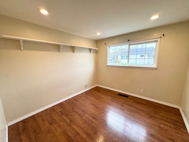 Building Photo - Perfect Shape Pleasanton Single Family Home in Val Vista neighborhood