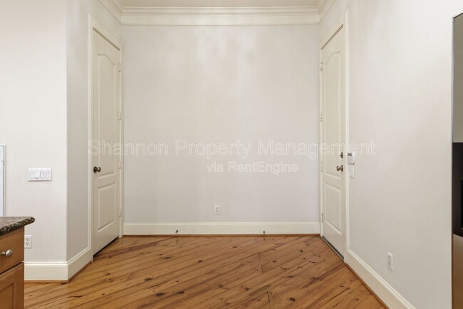 Building Photo - 4424 Blossom St