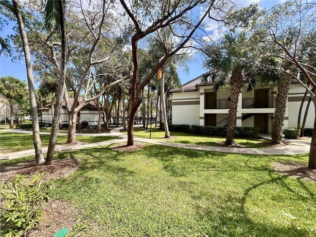 Building Photo - 640 S Park Rd