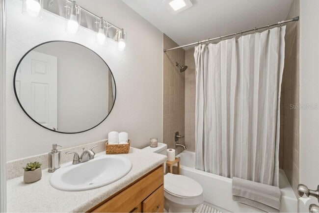 Building Photo - 201 E Osceola Rd