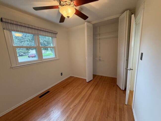 Building Photo - 303 Lee Ct