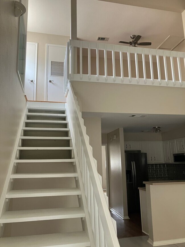 Building Photo - One Bedroom Condo with Loft, One-car Garag...