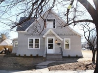 Building Photo - Charming 1.5-Story Home in Winfield – 3 Be...