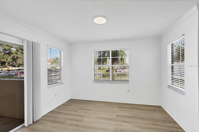 Building Photo - 1010 Villagio Cir