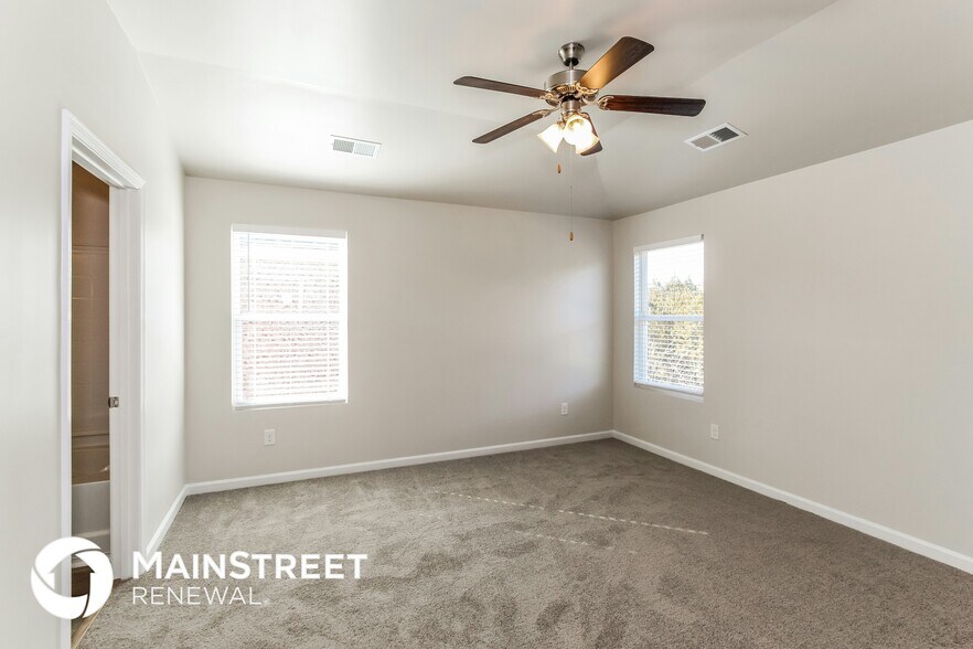 Building Photo - 577 Reading Ln