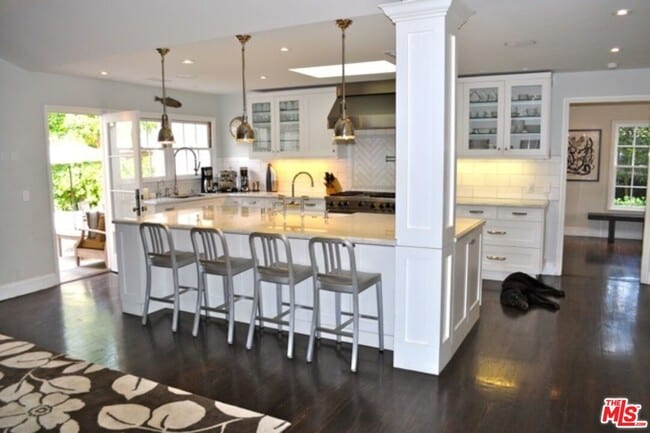 Building Photo - 10253 Valley Spring Ln