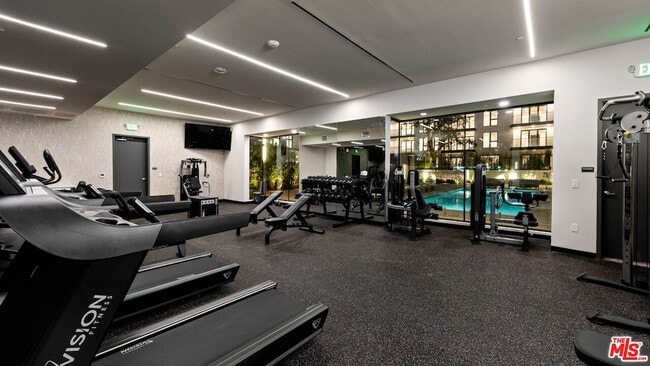 Building Photo - 505 S Barrington Ave