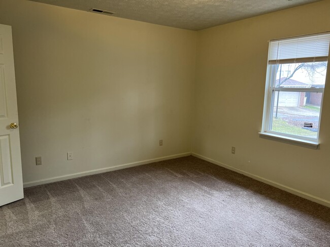 Building Photo - 322 Beacon Hill Dr