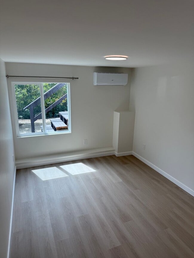 Building Photo - Gilman Dr