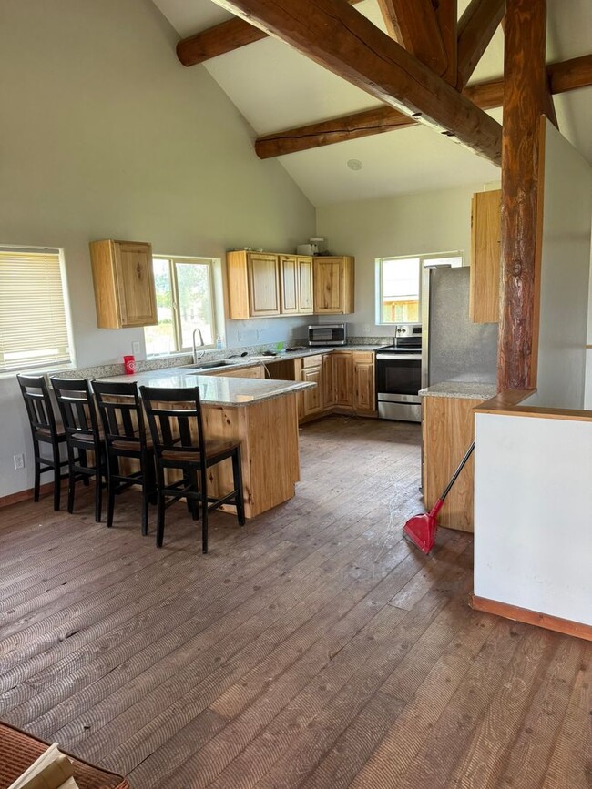 Building Photo - Beautiful Cabin in Victor