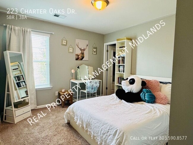 Building Photo - 223 Charter Oaks Dr