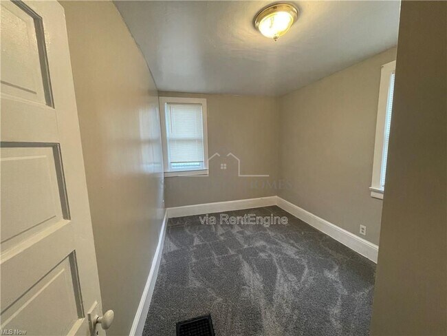 Building Photo - 1213 Sherman St