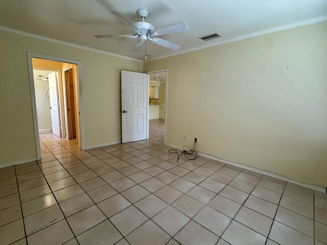 Building Photo - 2153 Sunshine Blvd