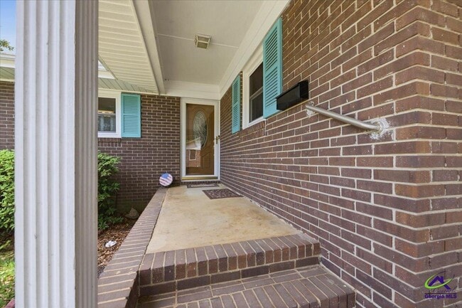 Building Photo - 202 Self St