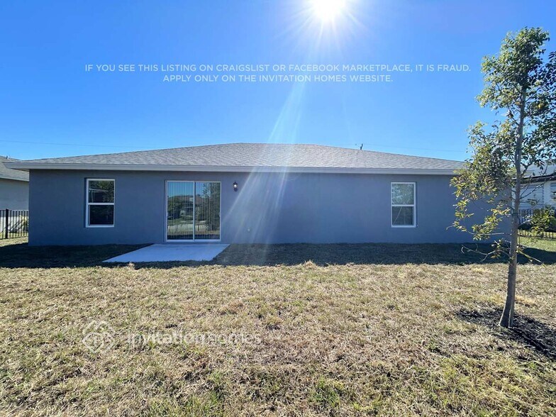 Building Photo - 315 SE 14th St