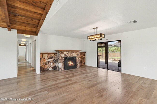 Building Photo - 3200 N Tropical Trail