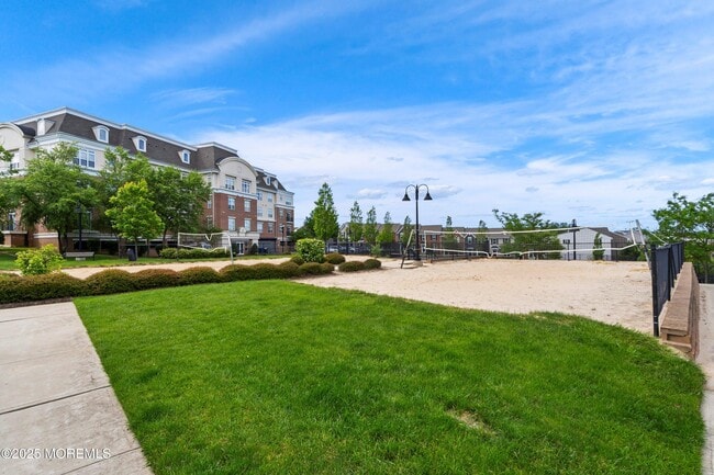 Building Photo - 62 Woodmere Dr