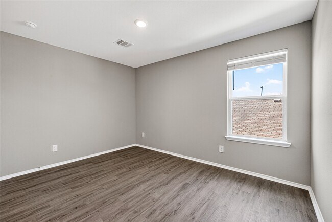 Building Photo - 14529 Lily Plns Dr
