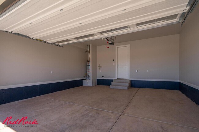 Building Photo - Welcome to Your Dream Home!