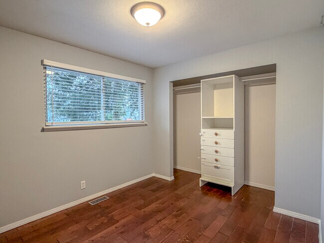 Building Photo - 17127 38th Ave W