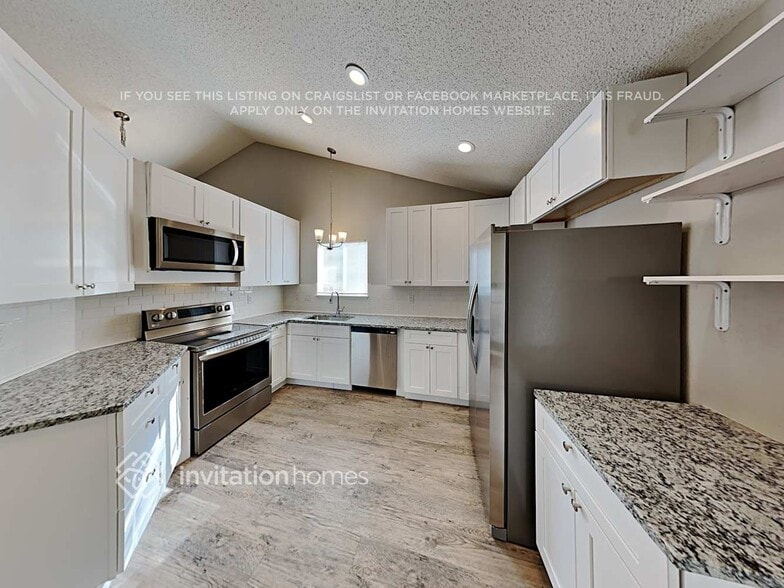 Building Photo - 624 Blackmore Pl