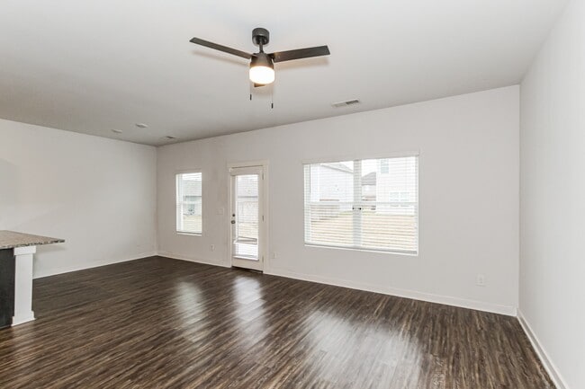 Building Photo - 5520 Cathwick Dr