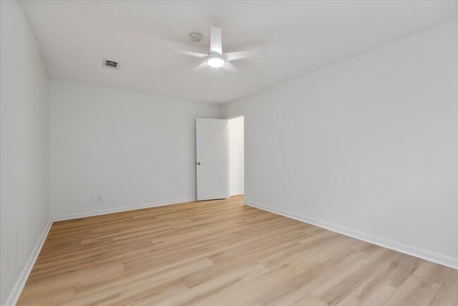 Building Photo - 20 Woody Creek Dr