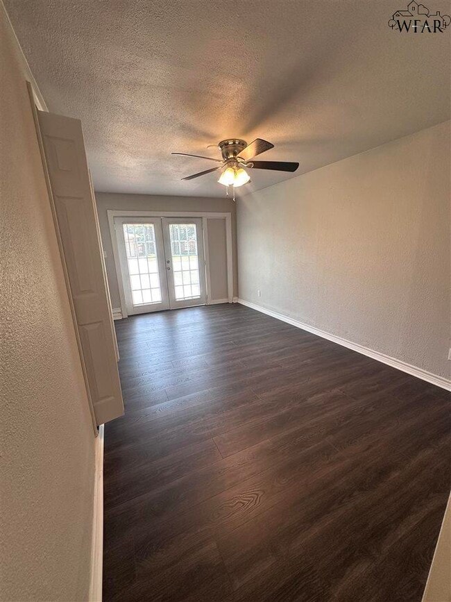 Building Photo - 4638 Cascades Dr