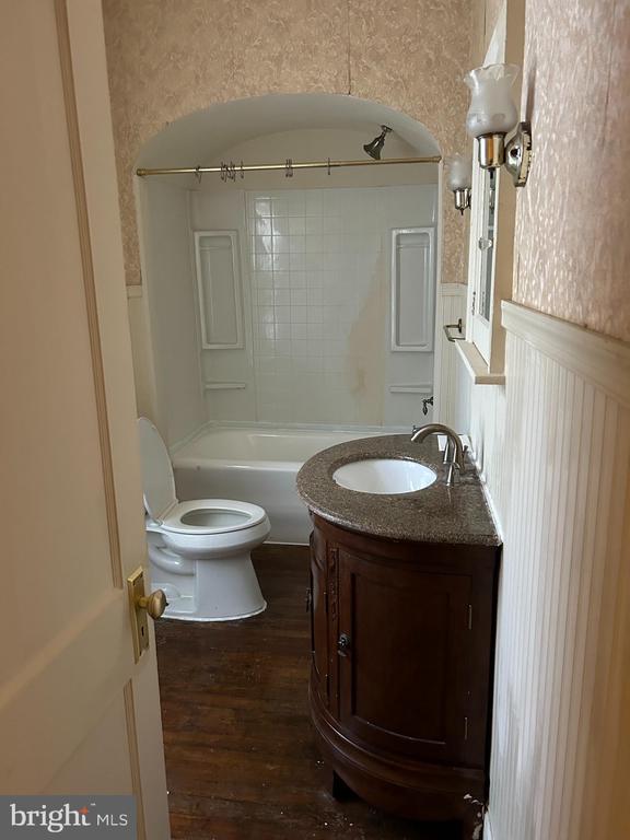 Building Photo - 1624 Browning Rd