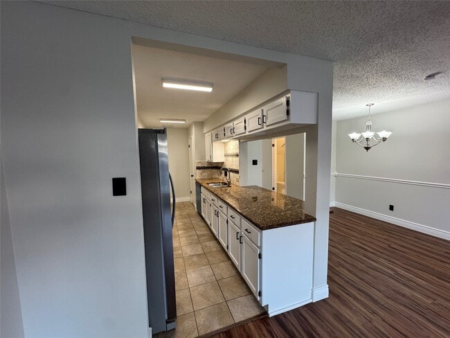 Building Photo - 6512 Kentwick Dr