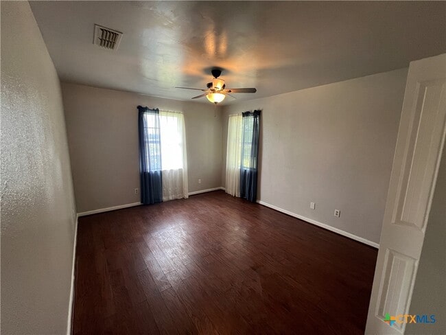 Building Photo - 2955 E Amity Rd