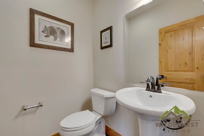 Building Photo - Beautiful Furnished Townhome with infared sauna, finished garage and community amenties