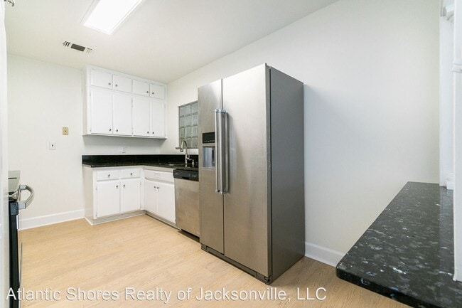 Building Photo - 4 br, 2 bath House - 1103 14th Ave. N