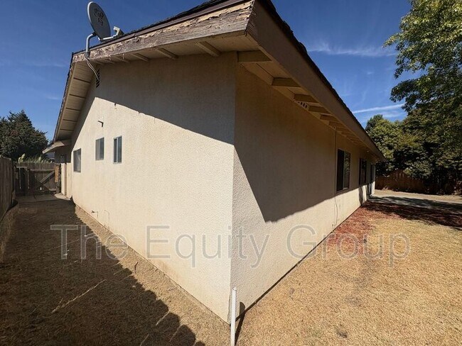 Building Photo - 947 W Seeger Ave
