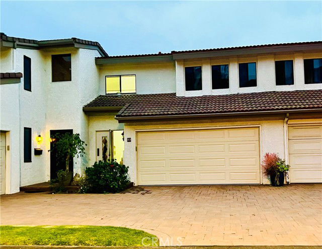 Building Photo - 23 Vista Encanta