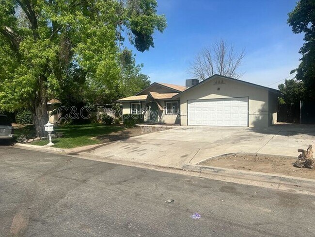 Building Photo - 5625 E Bellaire Way