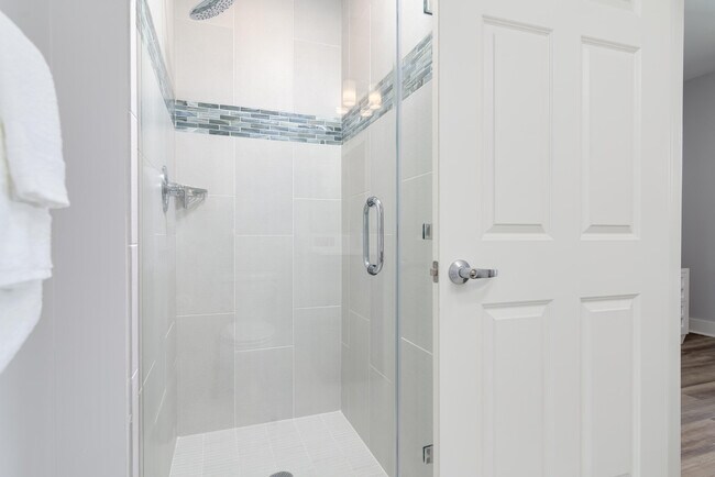 Building Photo - 9000 Heron Walk Dr