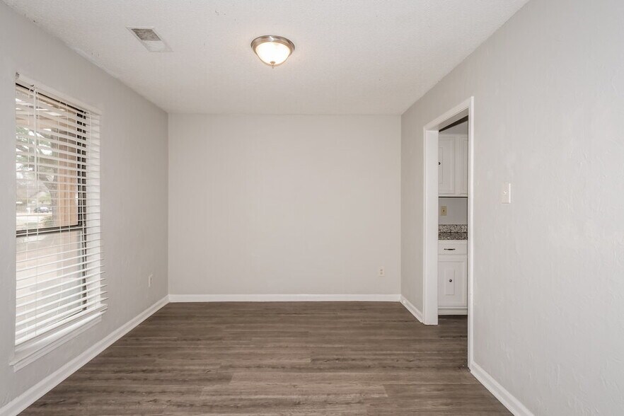 Building Photo - 6683 Beaverlodge Dr