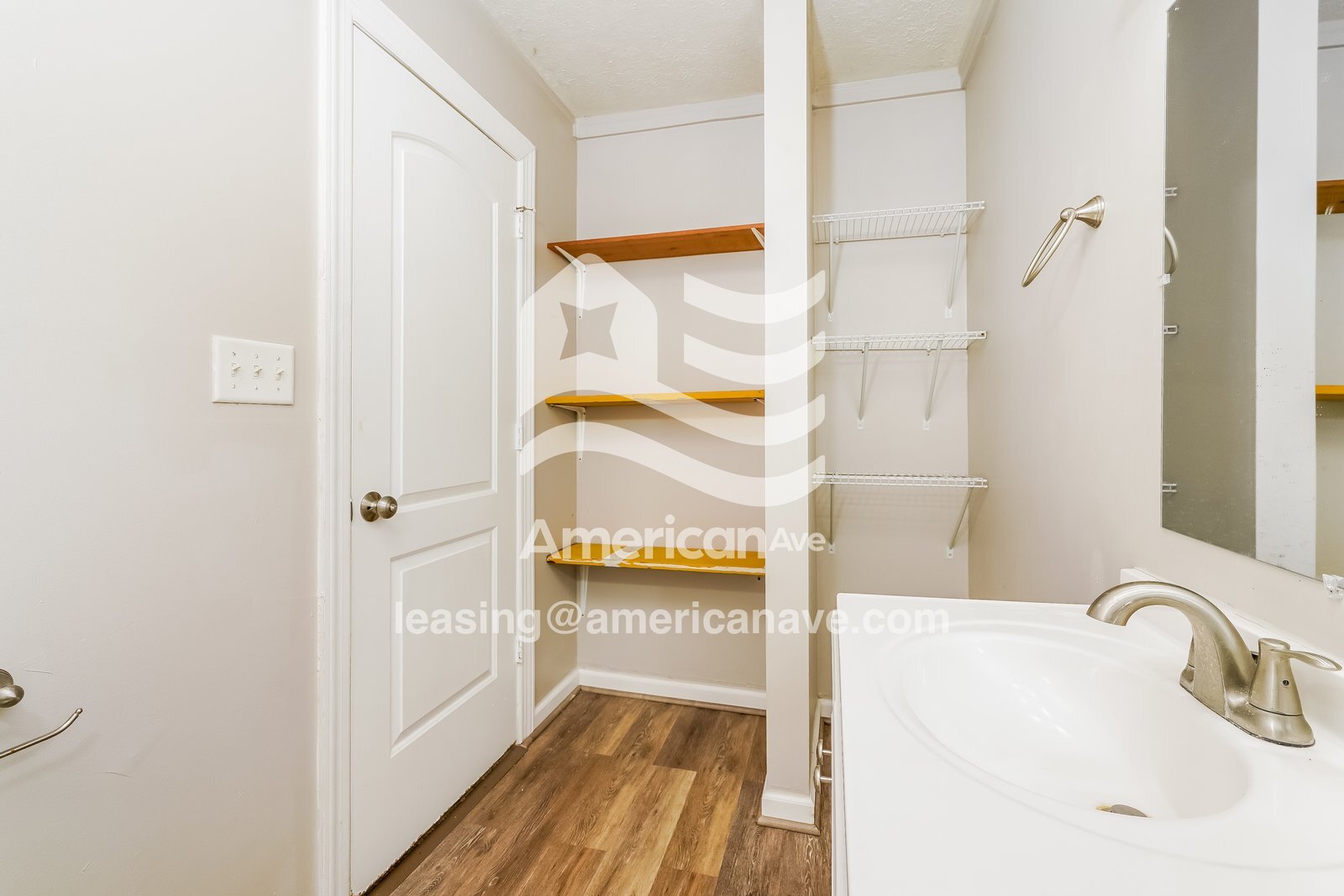 Building Photo - 1629 Knox St