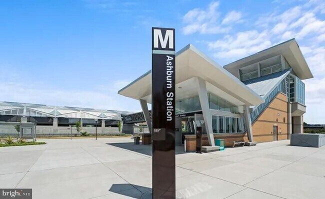 Building Photo - 43785 Transit Sq