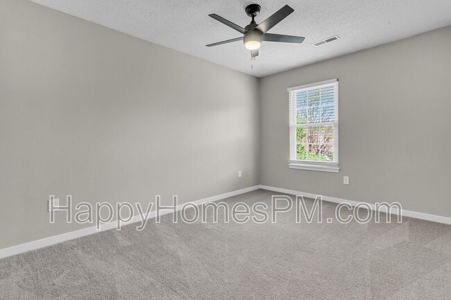 Building Photo - 5737 Dewsbury Ln